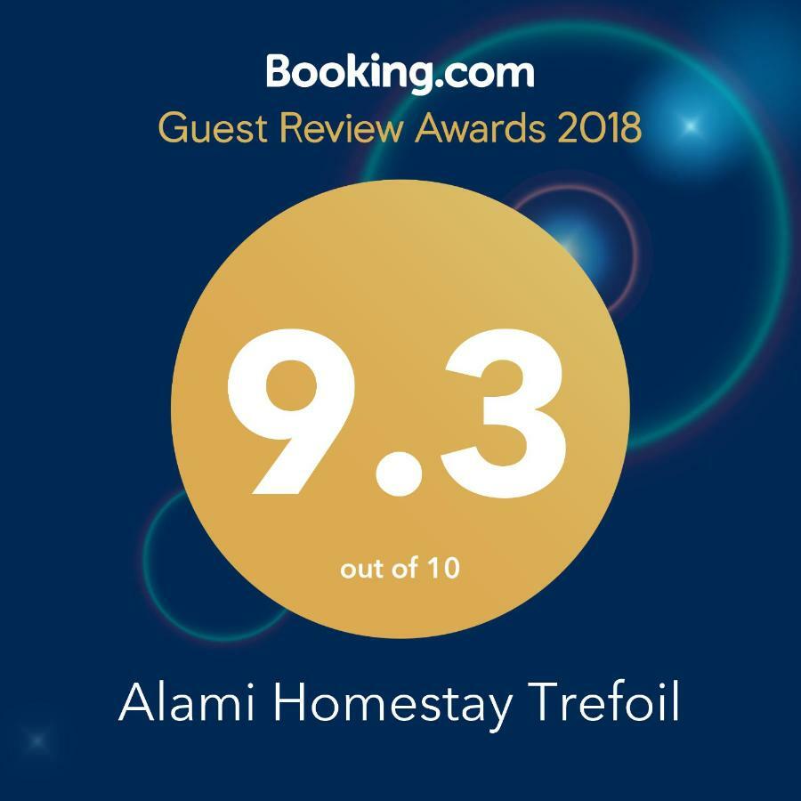 Alami Homestay Trefoil Kuala Selangor Exteriör bild